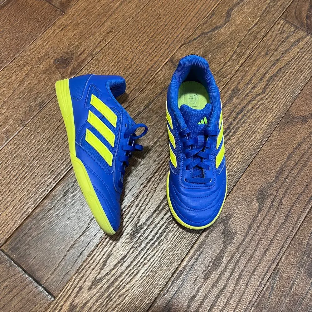 Adidas Salas Indoor soccer shoes Sz 3Y - Picture 1 of 7